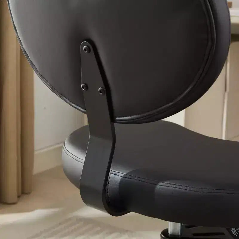 Chaise de bureau à jambes croisées avec hauteur réglable et tabouret à roulettes