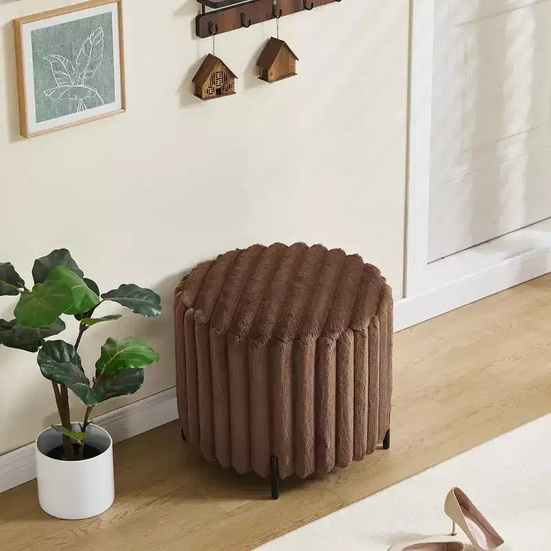 Pouf ottoman moelleux avec pieds en métal - Repose-pieds en fausse fourrure pour salon, large tabouret d'appoint rond, capacité de 125 kg
