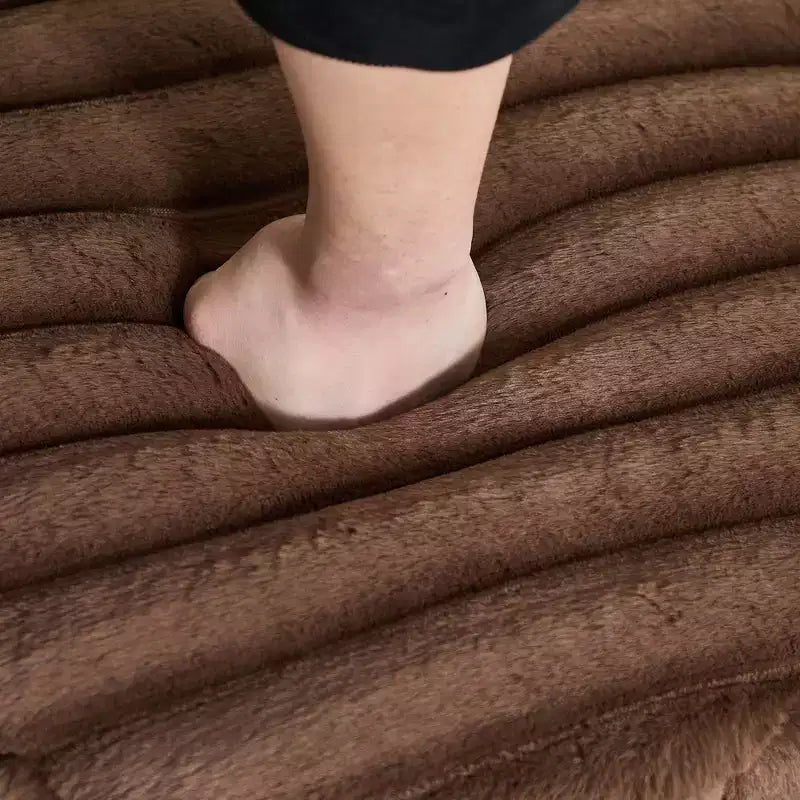 Pouf ottoman moelleux avec pieds en métal - Repose-pieds en fausse fourrure pour salon, large tabouret d'appoint rond, capacité de 125 kg