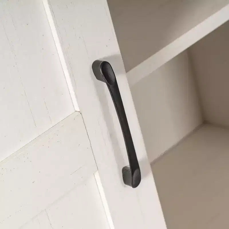 Meuble de rangement de style ferme avec porte coulissante, hauteur réglable et étagères fixes