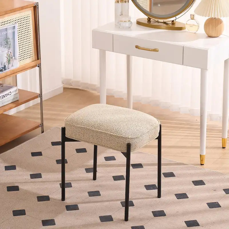 Repose-pieds rectangulaire simple en velours capitonné